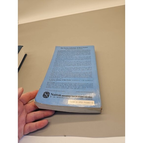 The Norton Anthology of Poetry by PH.D. Ferguson, Margaret, Ms.: Used - Picture 4 of 5